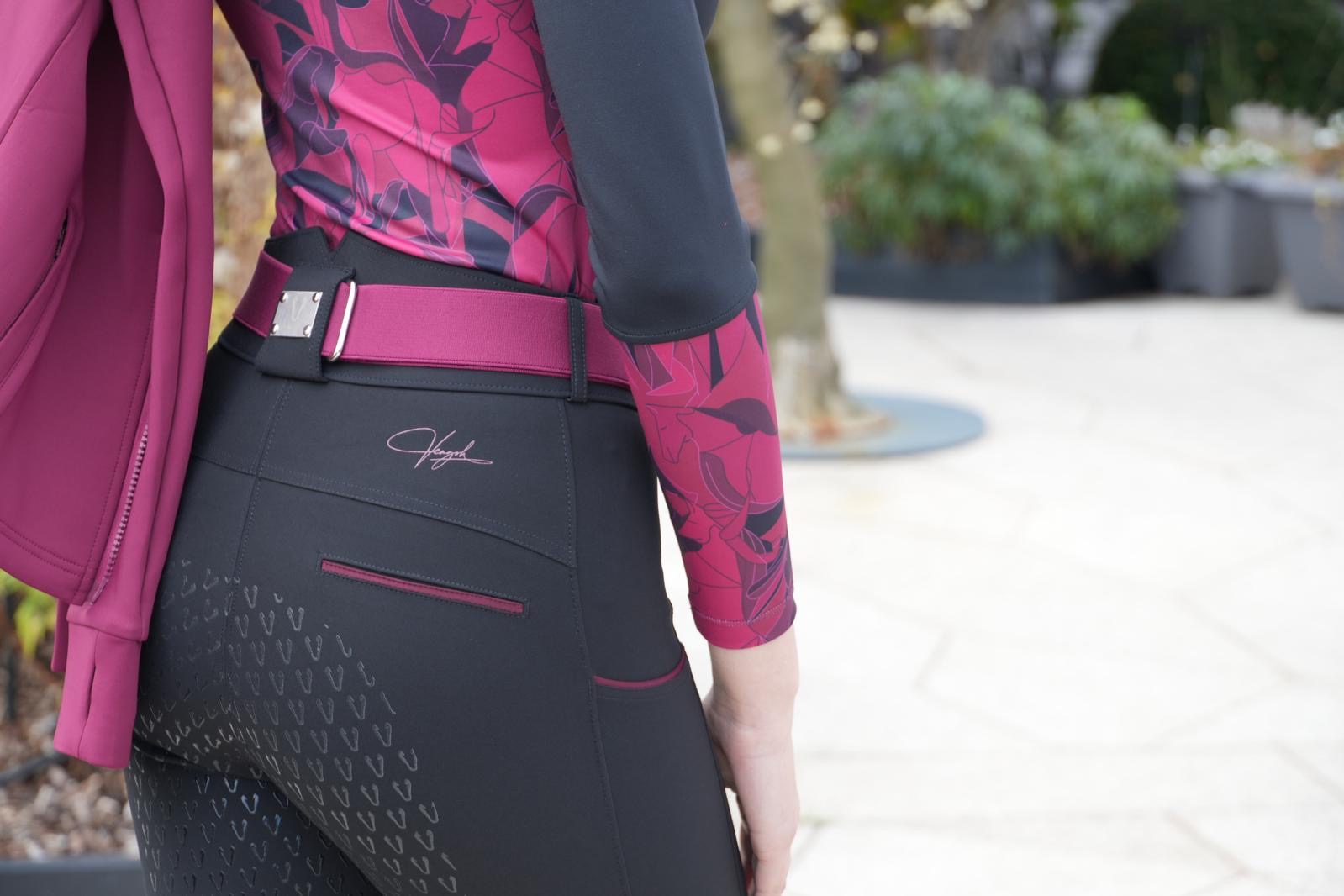 Maintien taille haute et silhouette galbante sur pantalon d'équitation Vengoh Iris Black Bordeaux